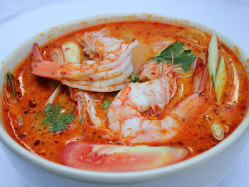 Prawn and coconut milk soup (Tom-Yom-Goong)